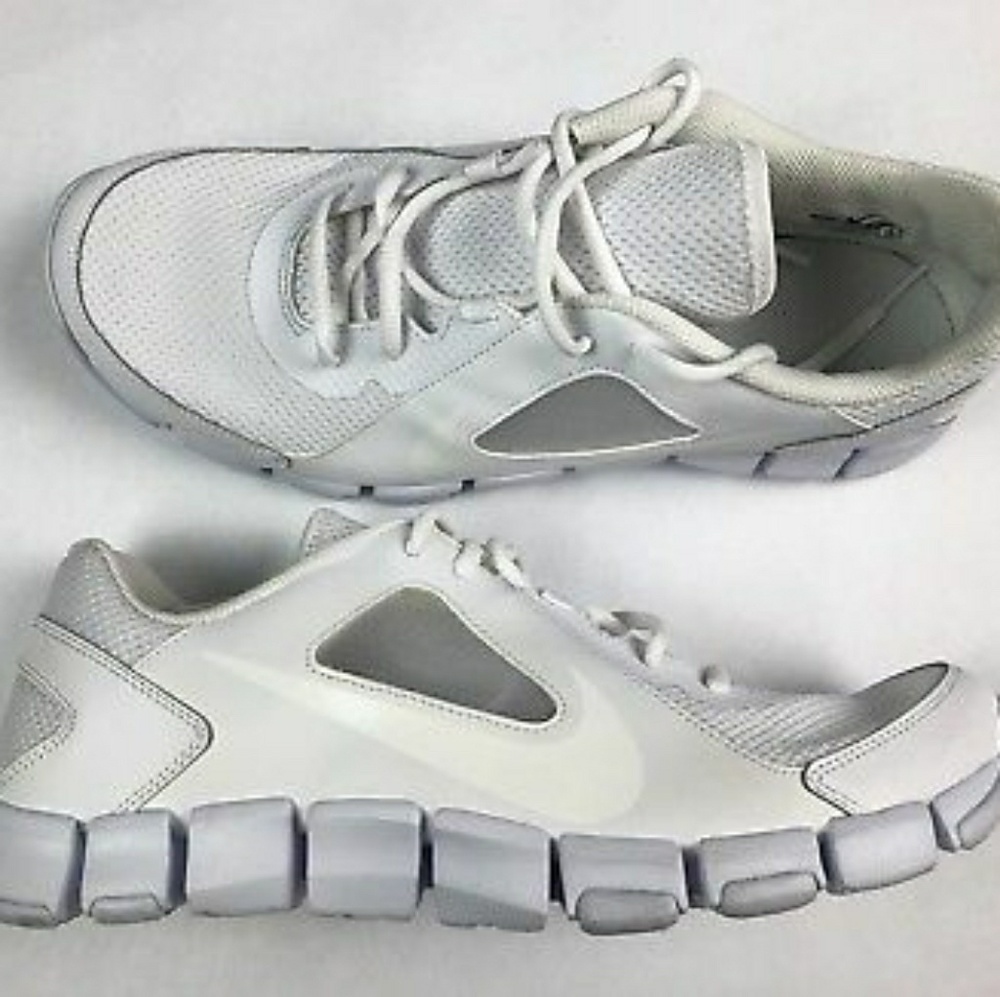 NIKE FLEX SHOW TR 2